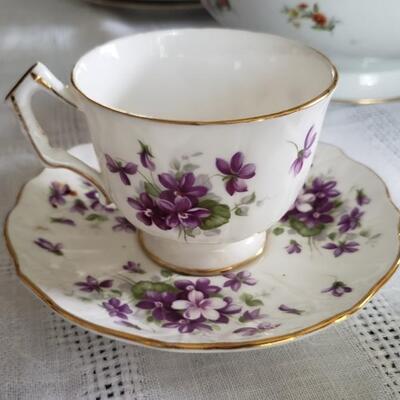 Aynsley violette tea cup and saucer 