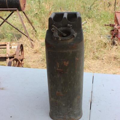    VINTAGE GAS CANS