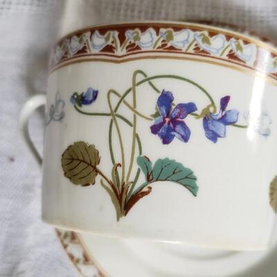 Haviland limoges teacup with hairline crack