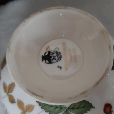 Small Wedgwood sugar bowl and creamer 