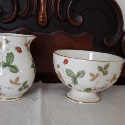 Small Wedgwood sugar bowl and creamer 
