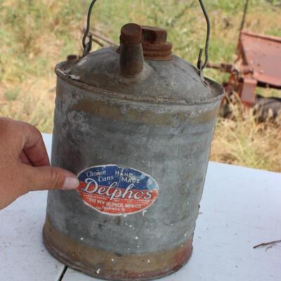    VINTAGE CANS & MORE