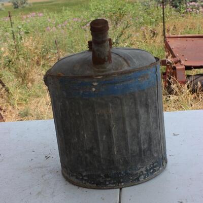    VINTAGE CANS & MORE