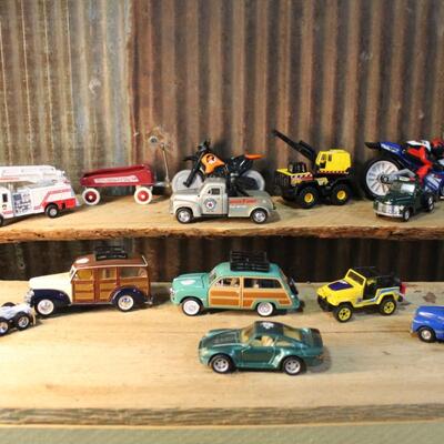 Diecast 1:43 Scale Vehicles, Woody Wagon, Loose - QTY 13