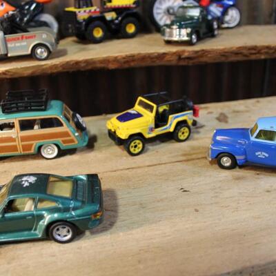 Diecast 1:43 Scale Vehicles, Woody Wagon, Loose - QTY 13