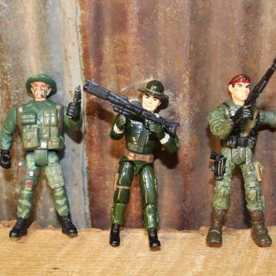 GI Joe Action Figures and Accessories - QTY 20+