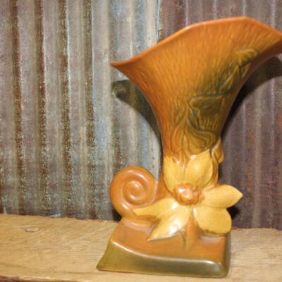 Vintage Roseville Vase, 191-9, Clematis