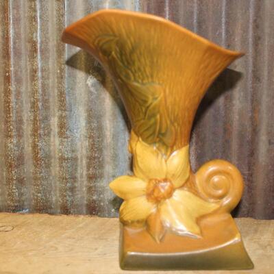 Vintage Roseville Vase, 191-9, Clematis