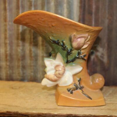 Vintage Roseville Vase, 184-6 Magnolia