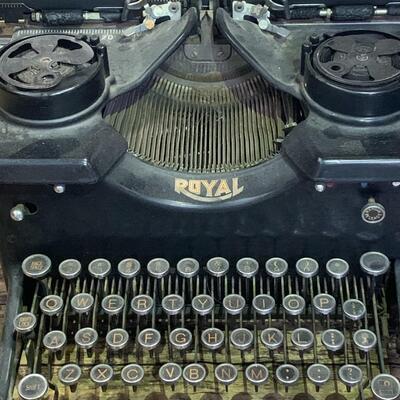 Antique Royal Standard Typewriter, Model 10, Circa 1930s