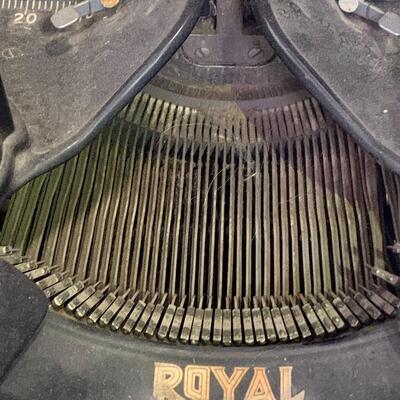 Antique Royal Standard Typewriter, Model 10, Circa 1930s