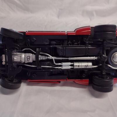Maisto 1:18 Scale Diecast Vehicles, Loose - QTY 3