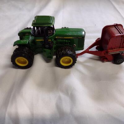 ERTL Diecast Farm Toys, 1:16 & 1:64 Scale - QTY 7