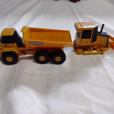 ERTL Diecast Farm Toys, 1:16 & 1:64 Scale - QTY 7