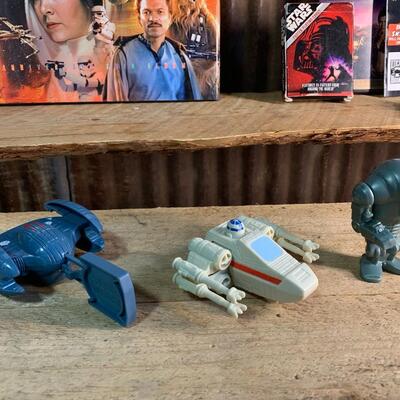 Star Wars Collectibles, Books, Ships Cards & More - QTY 12