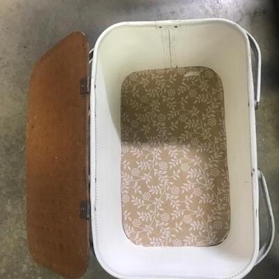 Vintage Picnic Baskets, Plastic Dinnerware - QTY 2