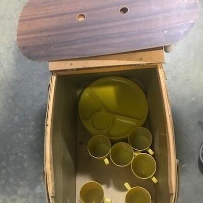 Vintage Picnic Baskets, Plastic Dinnerware - QTY 2