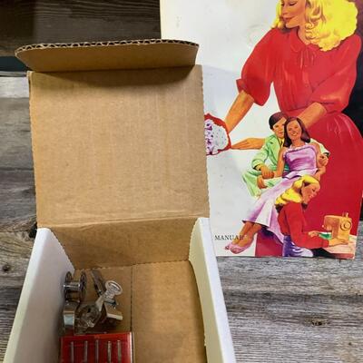 Vintage Kenmore Sewing Machine, Used w / Original Box 7 Instructions