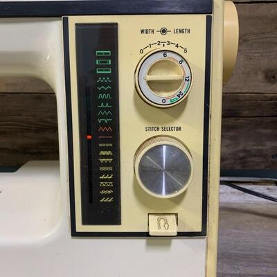 Vintage Kenmore Sewing Machine, Used w / Original Box 7 Instructions