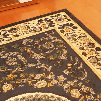 Lot 105  Kingdom Persian Polypropylene rug 