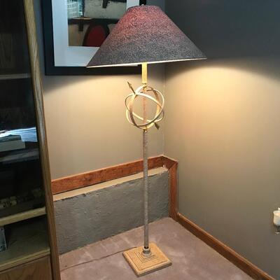 FLOOR LAMP