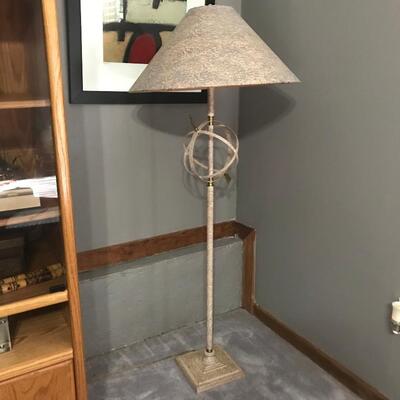 FLOOR LAMP