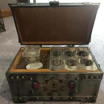 SCOTCH  DECANTER SET 