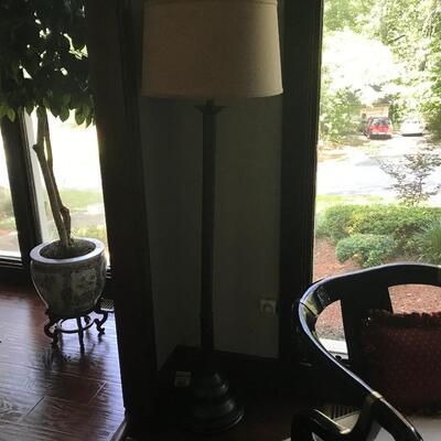 FLOOR LAMP