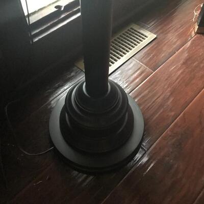 FLOOR LAMP