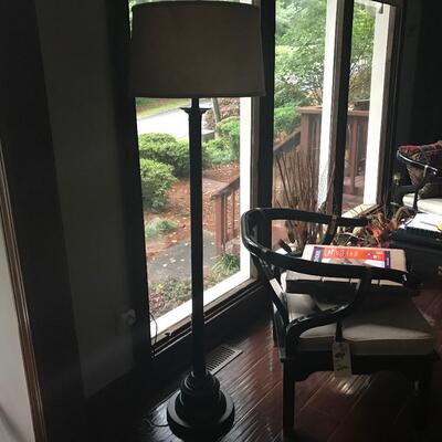 FLOOR LAMP