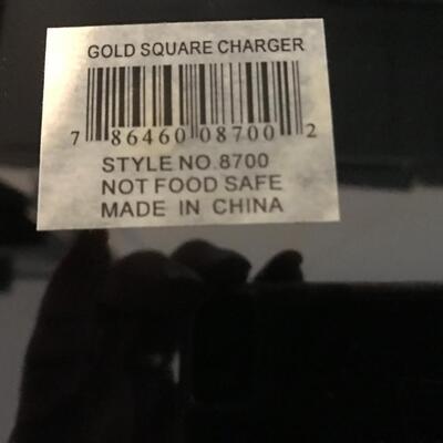 8 PC GOLD PLASTIC CHARGERS
