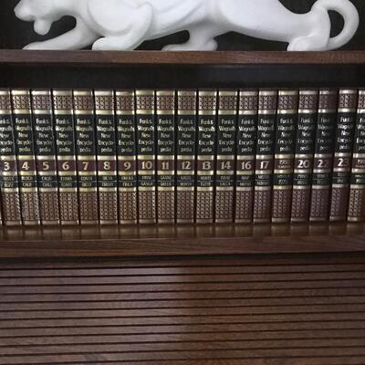 FUNK & WAGNALLS 1979 - 1986 COMPLETE ENCYCOLPEDIA SET