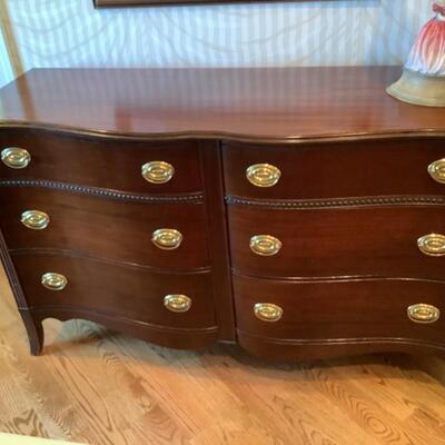 H. 651. Mahogany Two Section Serpentine Front Chest of Drawers