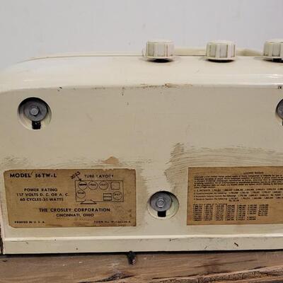 Lot 6: Vintage CROSLEY Model 56 TW-L Radio (Needs Rewire Project)
