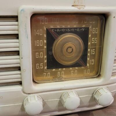 Lot 6: Vintage CROSLEY Model 56 TW-L Radio (Needs Rewire Project)