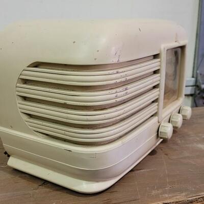 Lot 6: Vintage CROSLEY Model 56 TW-L Radio (Needs Rewire Project)