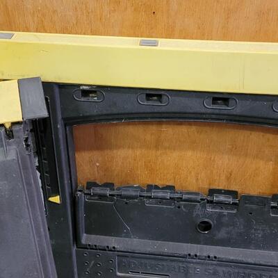 Lot 7: Pair of Plastic Sawhorses 29.5" x 32"