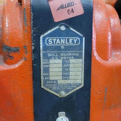 Lot 15: Vintage STANLEY 1/4 HP Bench Grinder Original Red Paint