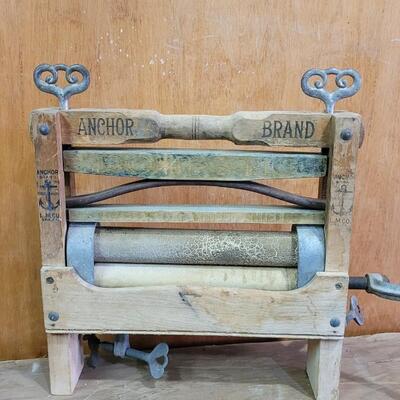 Lot 20: Antique ANCHOR BRAND Washer