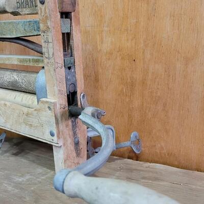 Lot 20: Antique ANCHOR BRAND Washer
