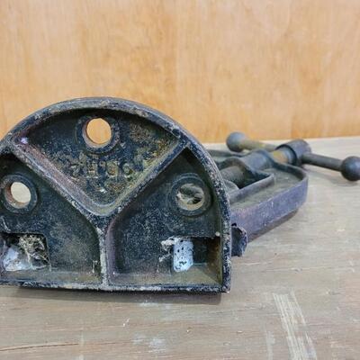 Lot 22: Vintage Pipe Cutter Bench Tool 