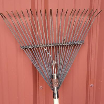 Lot 25: Vintage Garden Rake Metal Tines