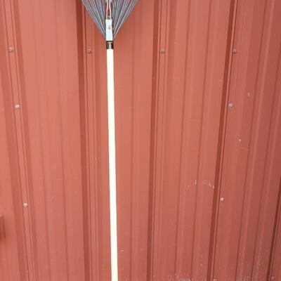Lot 25: Vintage Garden Rake Metal Tines
