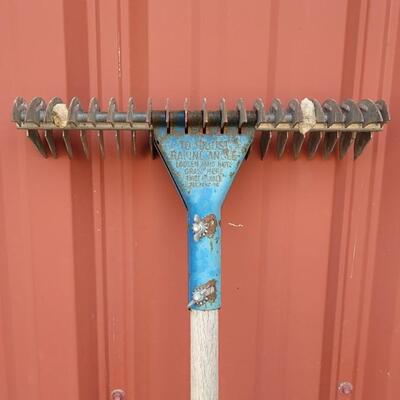 Lot 26: Vintage Farm Rake Heavy Tines