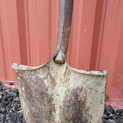 Lot 27: Vintage Green Accent Wood Handle Shovel 