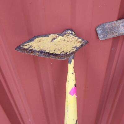 Lot 28: Assortment of (3) Vintage Garden Tools