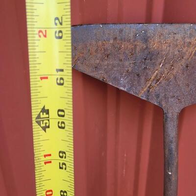 Lot 28: Assortment of (3) Vintage Garden Tools