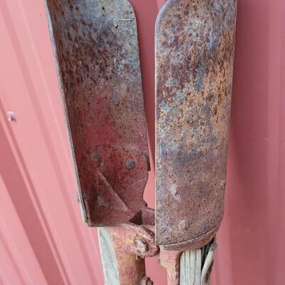 Lot 31: Vintage Post Hole Digger Tool 