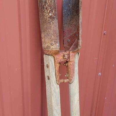 Lot 31: Vintage Post Hole Digger Tool 