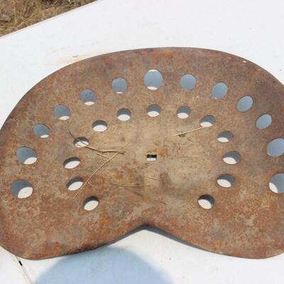 TRACTOR SEATS